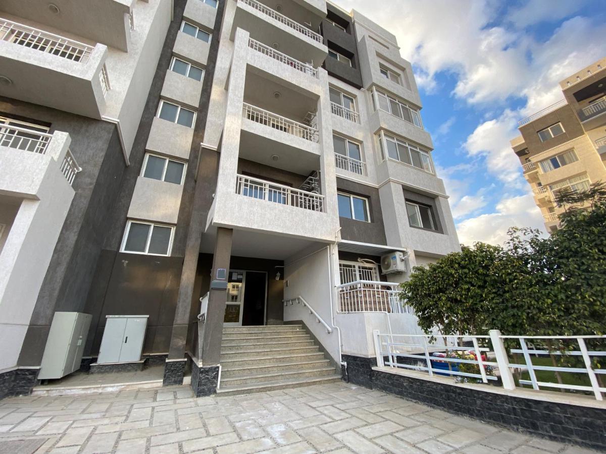 Madinaty Well-Furnished 3- Bedroom Apartment - شقة فندقيه للايجار مدينتي Madinat ash Shuruq Экстерьер фото